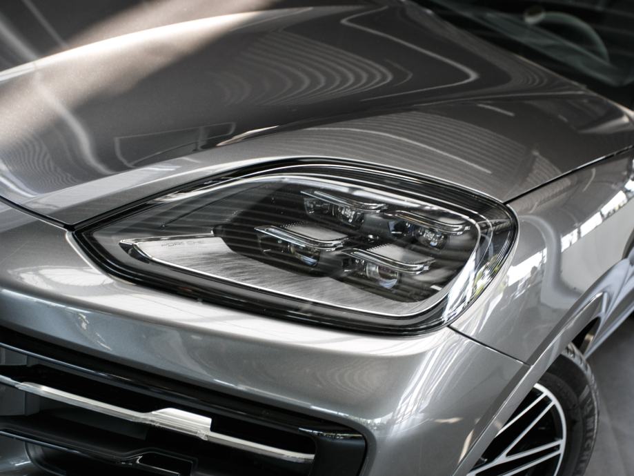 Porsche Cayenne E-hybrid Coupe (PORSCHE APPROVED JAMSTVO), fotografija 13