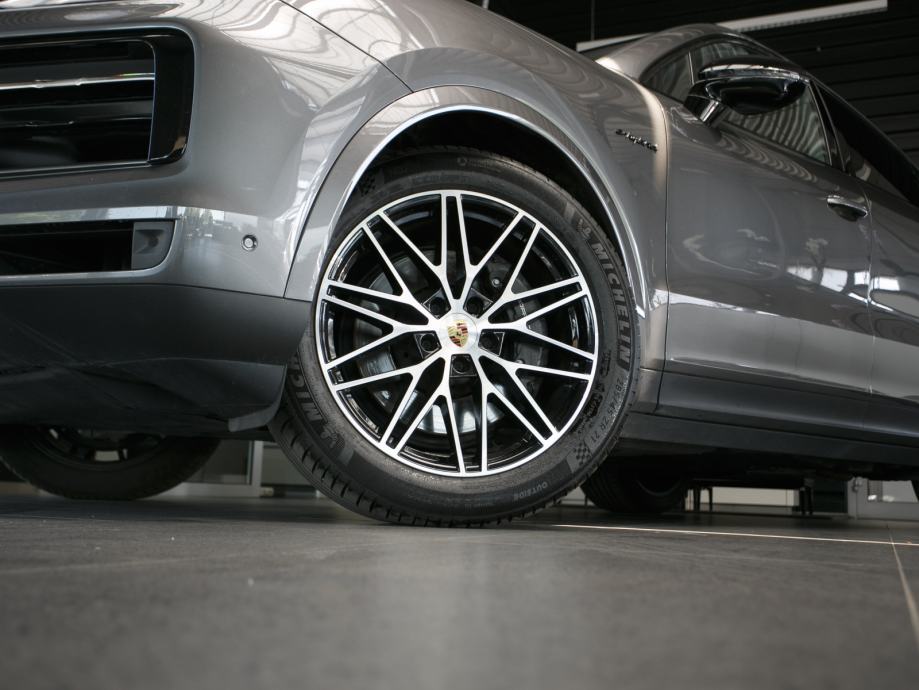 Porsche Cayenne E-hybrid Coupe (PORSCHE APPROVED JAMSTVO), fotografija 9