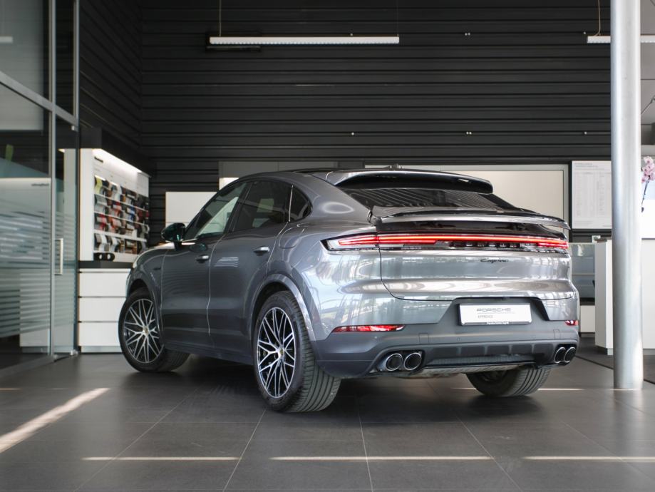 Porsche Cayenne E-hybrid Coupe (PORSCHE APPROVED JAMSTVO), fotografija 3