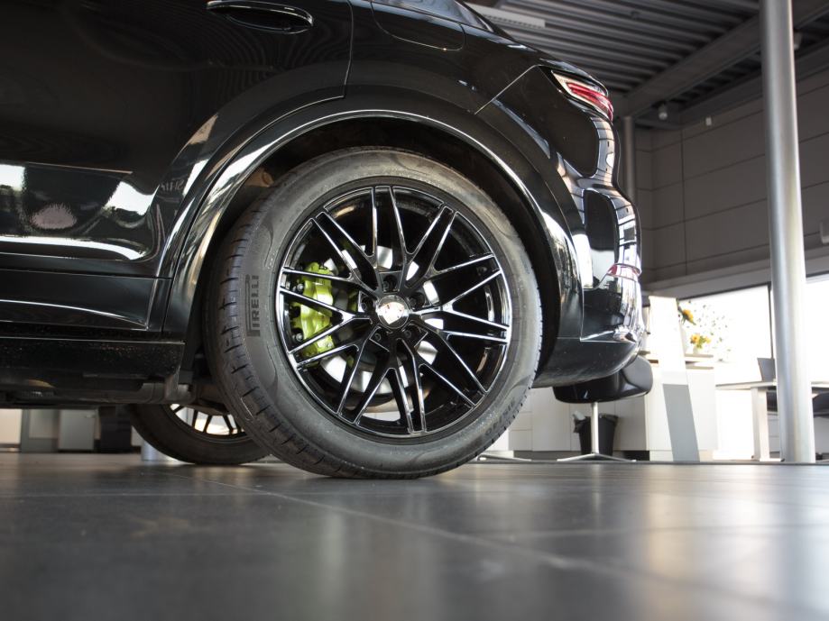 Porsche Cayenne E-hybrid Coupe (PORSCHE APPROVED JAMSTVO), fotografija 12