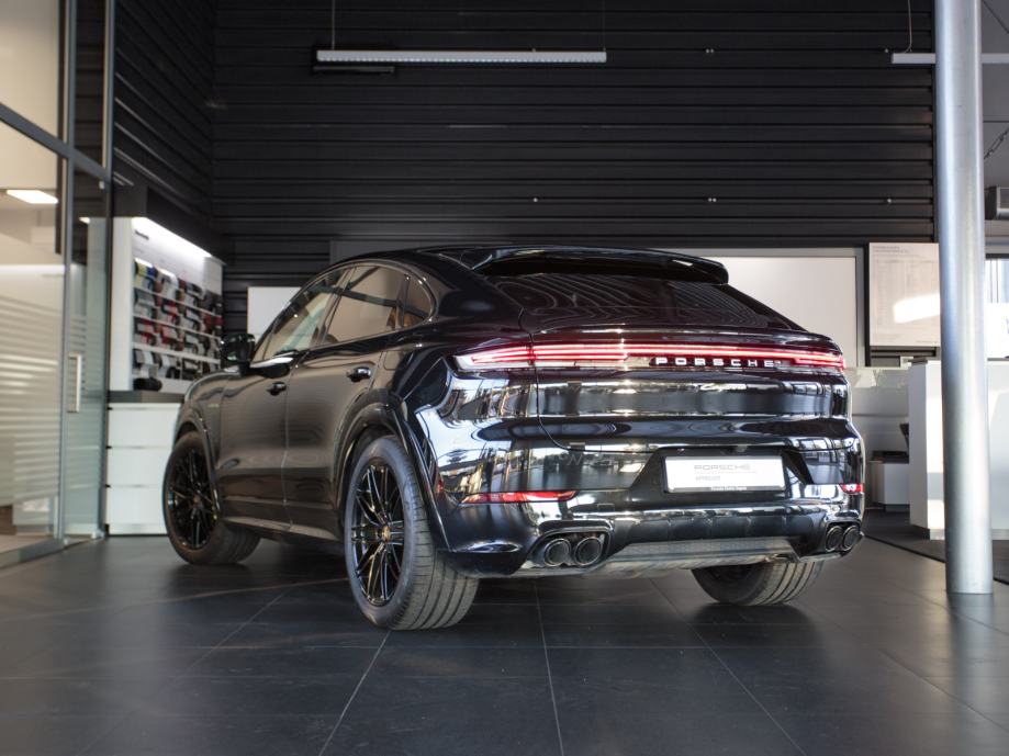 Porsche Cayenne E-hybrid Coupe (PORSCHE APPROVED JAMSTVO), fotografija 3