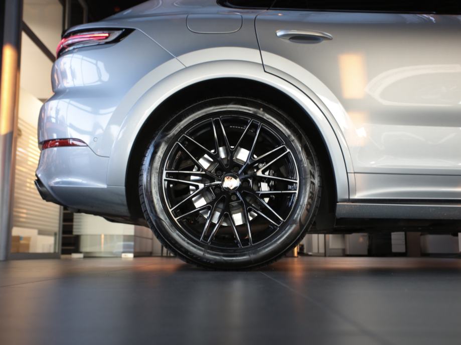 Porsche Cayenne E-hybrid Coupe (PORSCHE APPROVED JAMSTVO), fotografija 12