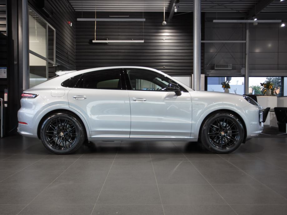 Porsche Cayenne E-hybrid Coupe (PORSCHE APPROVED JAMSTVO), fotografija 5