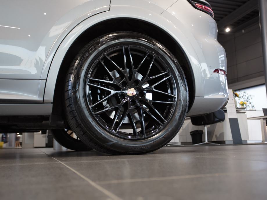 Porsche Cayenne E-hybrid Coupe (PORSCHE APPROVED JAMSTVO), fotografija 11