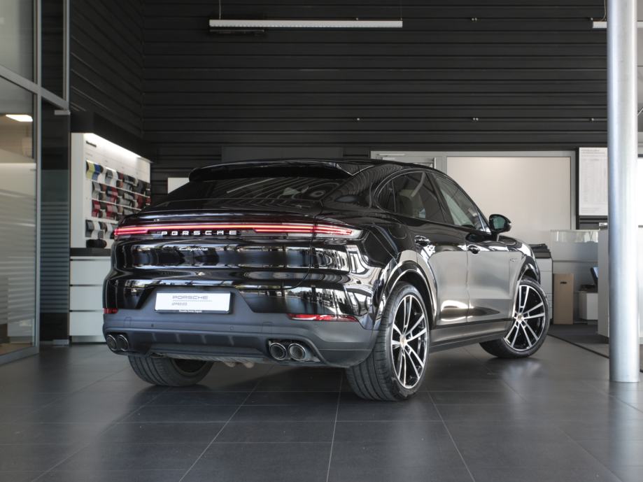 Porsche Cayenne E-hybrid Coupe (PORSCHE APPROVED JAMSTVO), fotografija 6