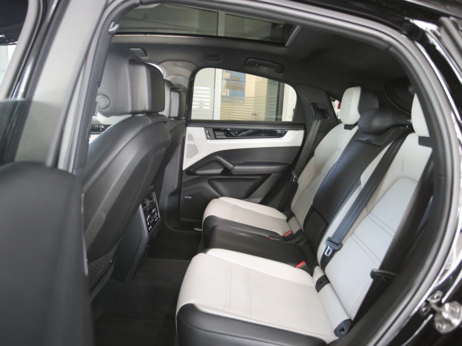 Porsche Cayenne E-hybrid Coupe (PORSCHE APPROVED JAMSTVO), fotografija 19