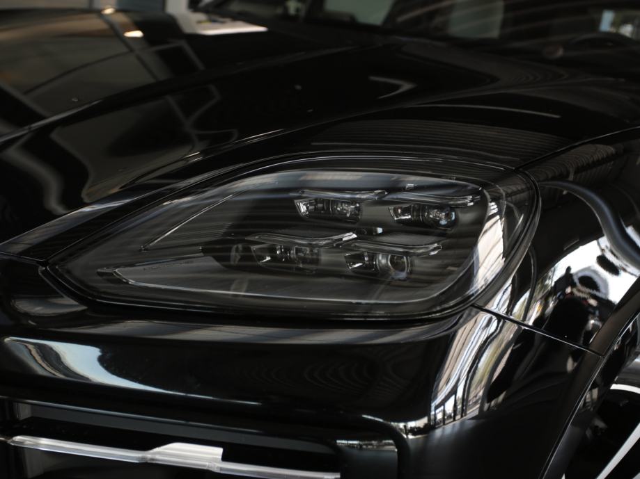 Porsche Cayenne E-hybrid Coupe (PORSCHE APPROVED JAMSTVO), fotografija 13