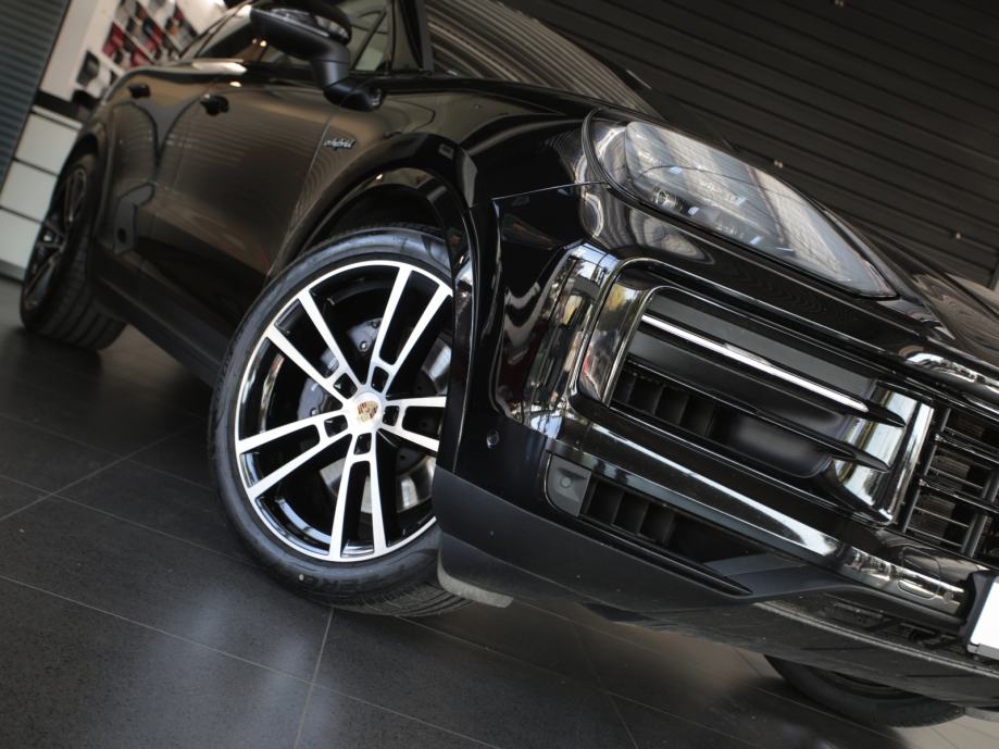 Porsche Cayenne E-hybrid Coupe (PORSCHE APPROVED JAMSTVO), fotografija 11