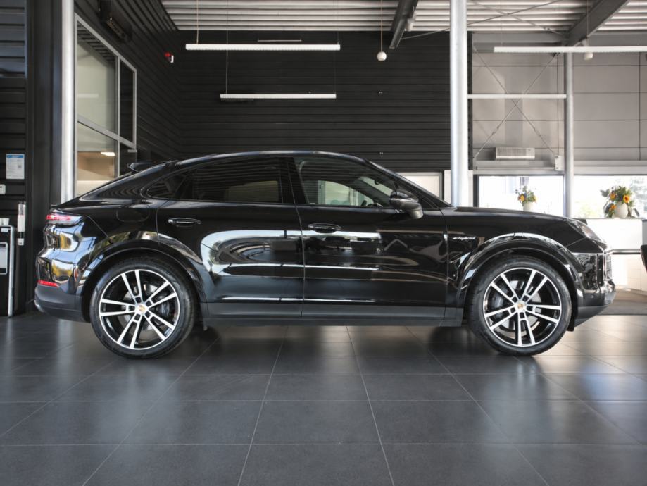 Porsche Cayenne E-hybrid Coupe (PORSCHE APPROVED JAMSTVO), fotografija 5