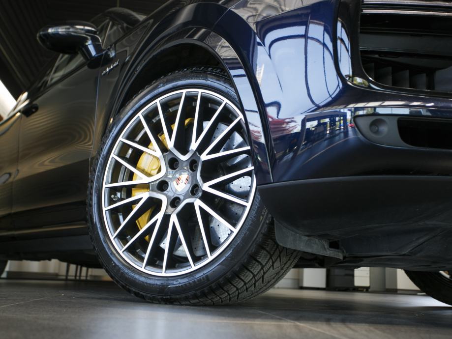 Porsche Cayenne Turbo S E-hybrid Coupe (PORSCHE APPROVED JAMSTVO), fotografija 10