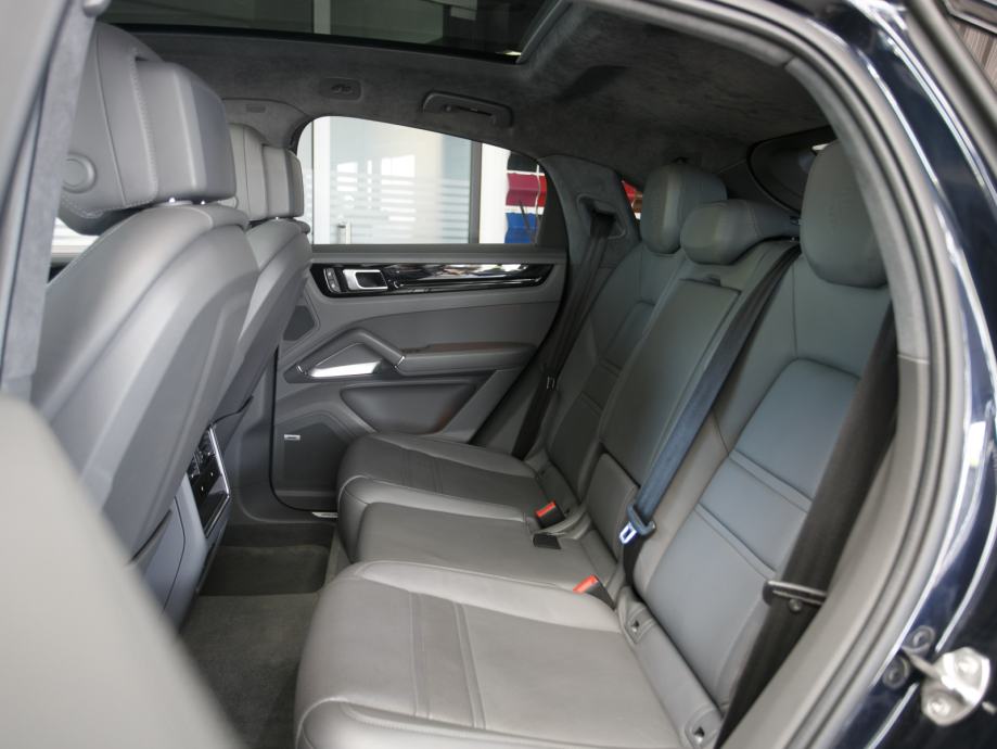 Porsche Cayenne Turbo S E-hybrid Coupe (PORSCHE APPROVED JAMSTVO), fotografija 17