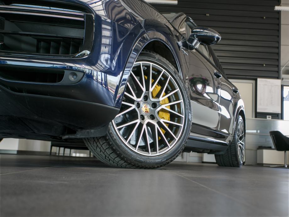 Porsche Cayenne Turbo S E-hybrid Coupe (PORSCHE APPROVED JAMSTVO), fotografija 8