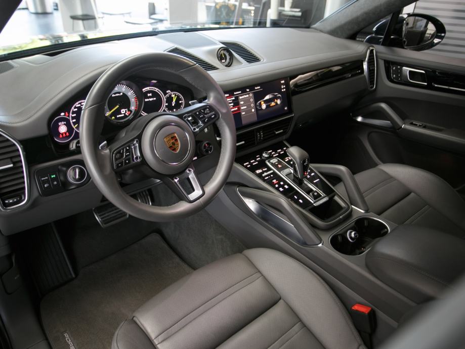 Porsche Cayenne Turbo S E-hybrid Coupe (PORSCHE APPROVED JAMSTVO), fotografija 12