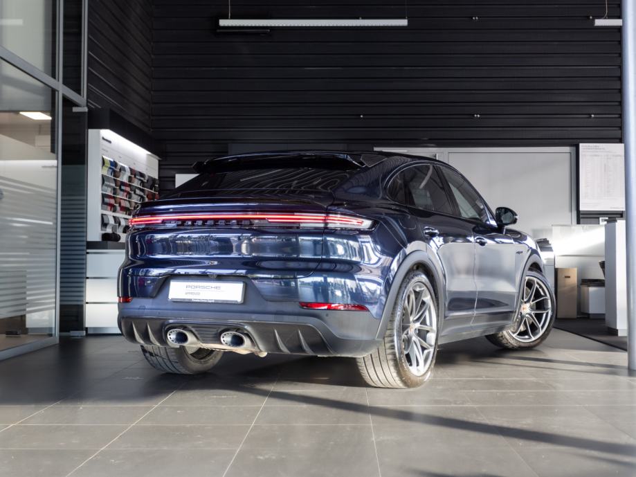 Porsche Cayenne Turbo E-hybrid Coupe with GT package (PORSCHE APPROVED, fotografija 6