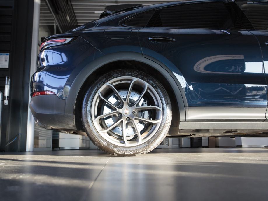 Porsche Cayenne Turbo E-hybrid Coupe with GT package (PORSCHE APPROVED, fotografija 13