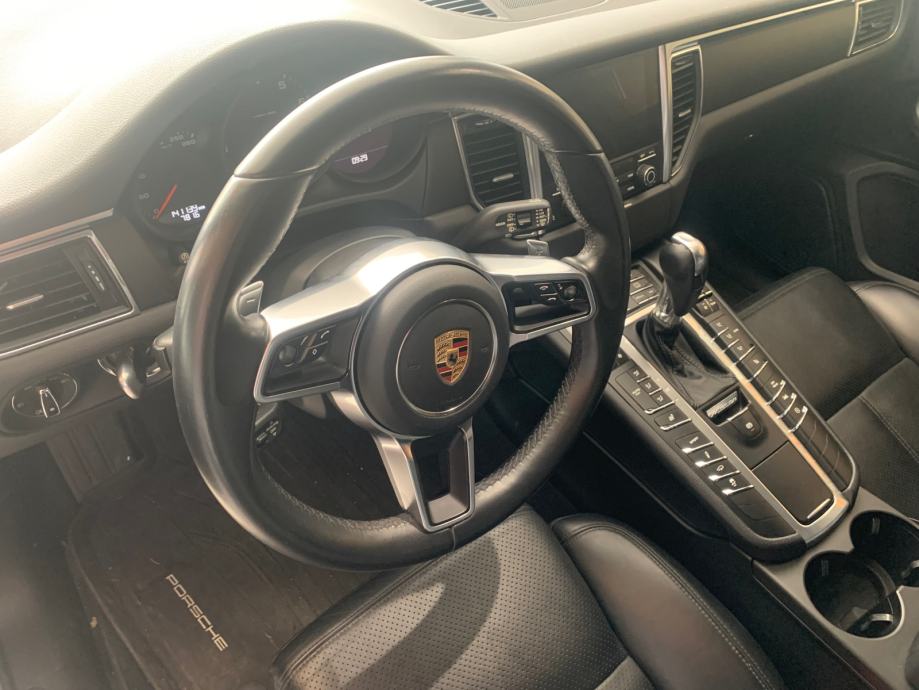 PORSCHE MACAN 2.0 SPORT DESIGN 2017, fotografija 4
