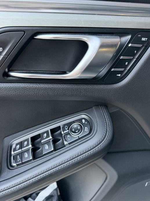 Porsche Macan II 2,0 PDK automatik, full oprema, top stanje, fotografija 12