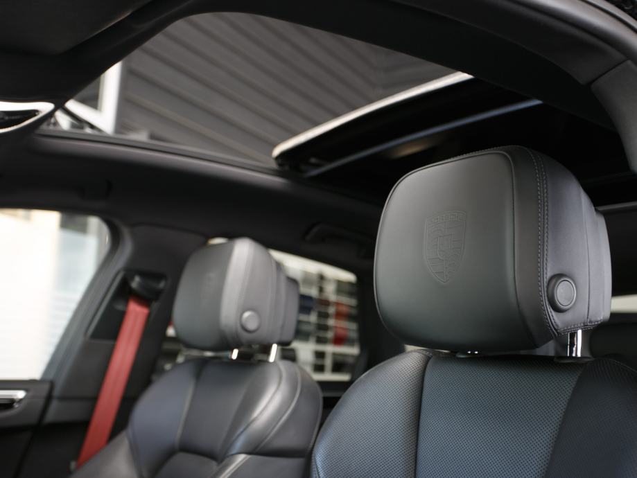 Porsche Macan S (PORSCHE APPROVED JAMSTVO), fotografija 19