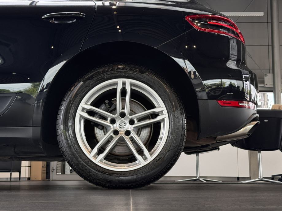 Porsche Macan (PORSCHE APPROVED JAMSTVO), fotografija 12
