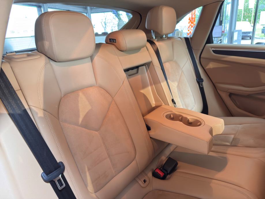 Porsche Macan (PORSCHE APPROVED JAMSTVO), fotografija 19