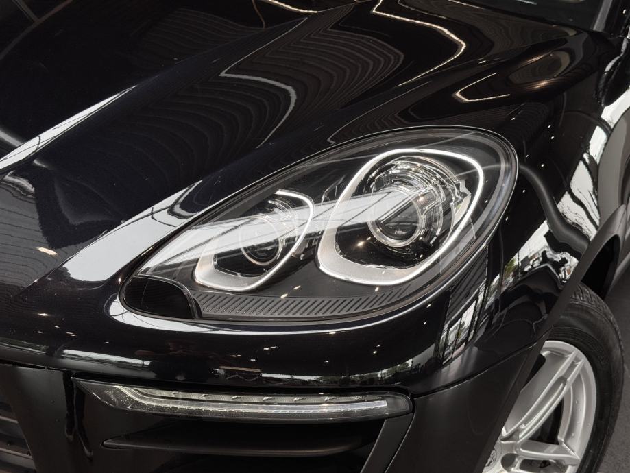 Porsche Macan (PORSCHE APPROVED JAMSTVO), fotografija 9