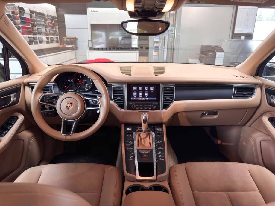 Porsche Macan (PORSCHE APPROVED JAMSTVO), fotografija 16