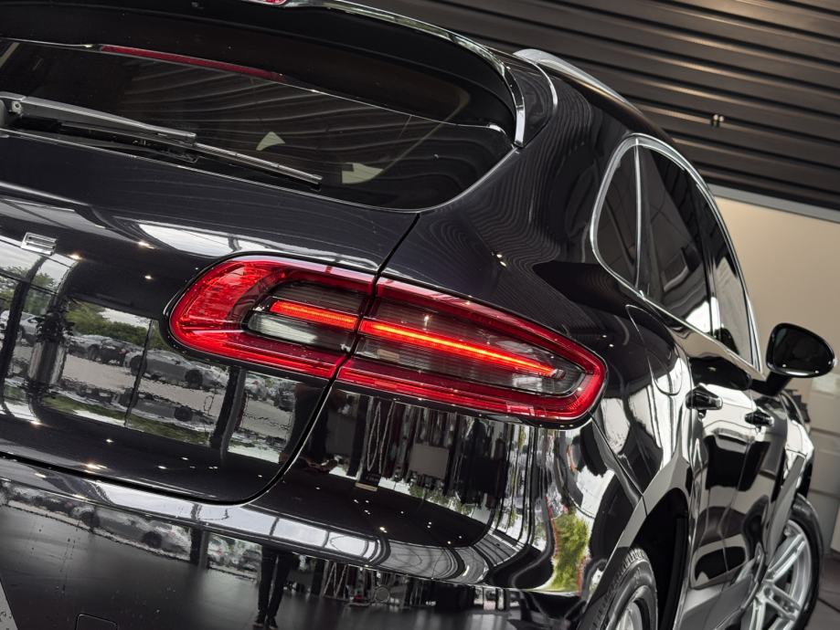 Porsche Macan (PORSCHE APPROVED JAMSTVO), fotografija 10