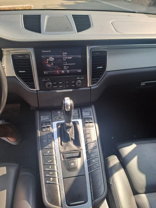 Porsche Macan Turbo automatik, fotografija 17