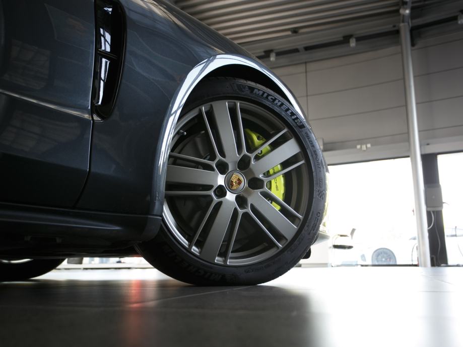 Porsche Panamera 4 E-hybrid (PORSCHE APPROVED JAMSTVO), fotografija 11