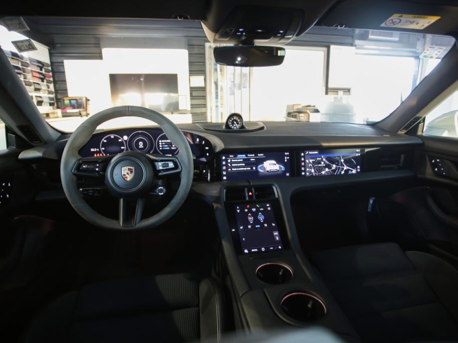 Porsche Taycan 4 Cross Turismo (PORSCHE APPROVED JAMSTVO), fotografija 15