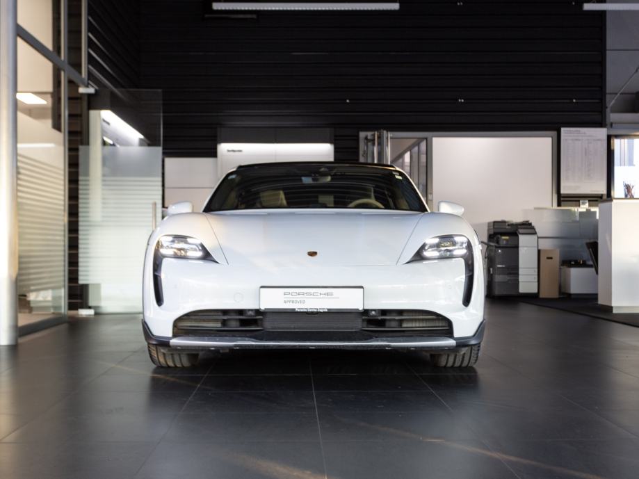 Porsche Taycan 4 Cross Turismo (PORSCHE APPROVED JAMSTVO), fotografija 7