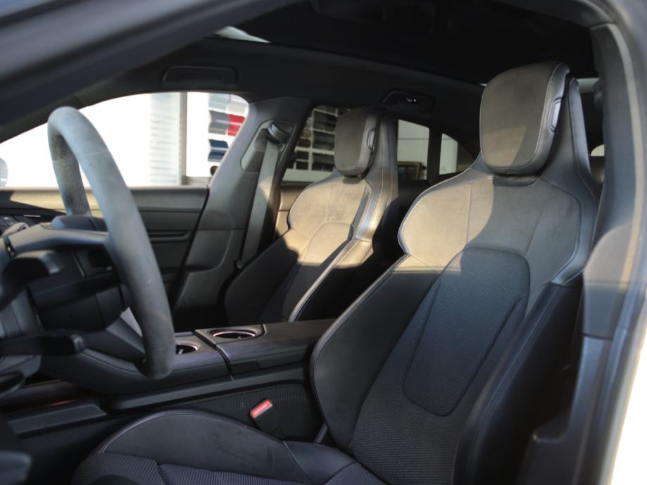 Porsche Taycan 4 Cross Turismo (PORSCHE APPROVED JAMSTVO), fotografija 14