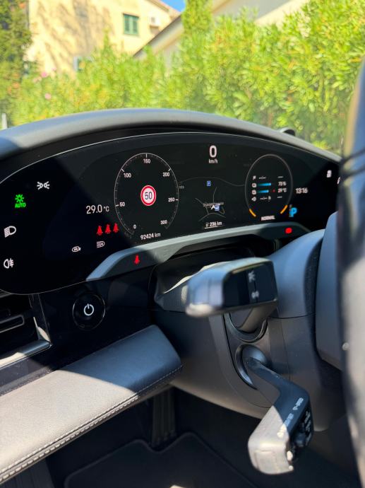 Porsche Taycan 4S, LED-Matrix, BOSE, SportChrono, Performancebatterie+, fotografija 18