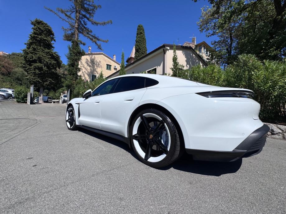 Porsche Taycan 4S, LED-Matrix, BOSE, SportChrono, Performancebatterie+, fotografija 9