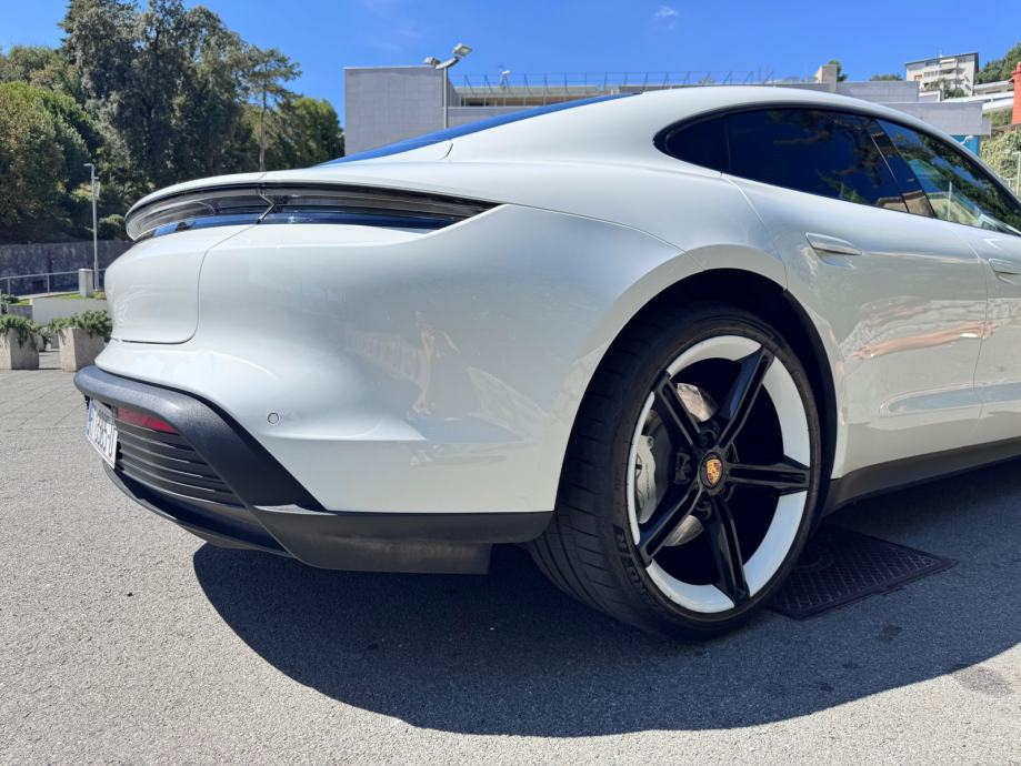 Porsche Taycan 4S, LED-Matrix, BOSE, SportChrono, Performancebatterie+, fotografija 8