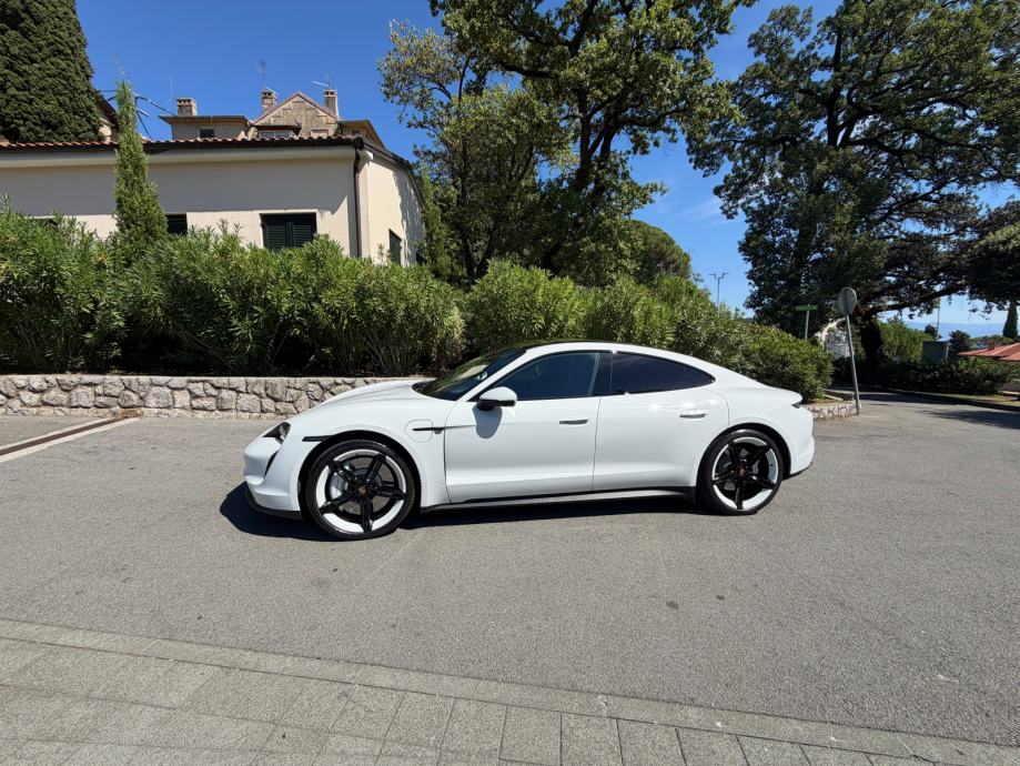 Porsche Taycan 4S, LED-Matrix, BOSE, SportChrono, Performancebatterie+, fotografija 11