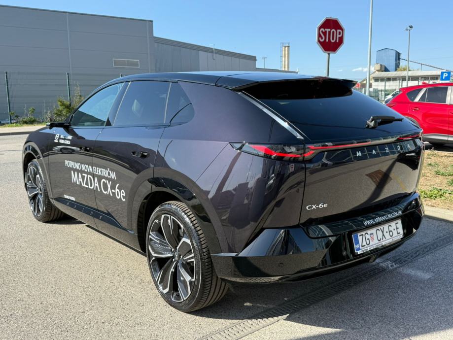 *POTPUNO NOVA* Mazda CX-6e 5WGN EV 258ps 1AT RWD Takumi Plus - 6.000KM, pogled izvana - slika 5
