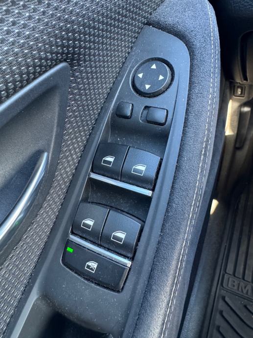 Prodajem BMW 520d, All-in-5, M sport, HR auto, fotografija 13