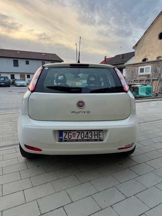 Prodajem Fiat Grande Punto, registriran do 03/27, pogled izvana - slika 2