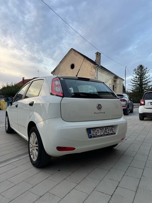 Prodajem Fiat Grande Punto, registriran do 03/27, pogled izvana - slika 5