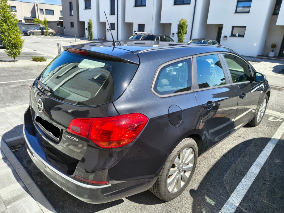 Prodajem Opel Astru J Sports Tourer 1.6 CDTI, 81 kW / 110 KS, fotografija 5