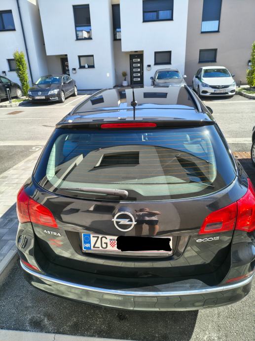 Prodajem Opel Astru J Sports Tourer 1.6 CDTI, 81 kW / 110 KS, fotografija 6