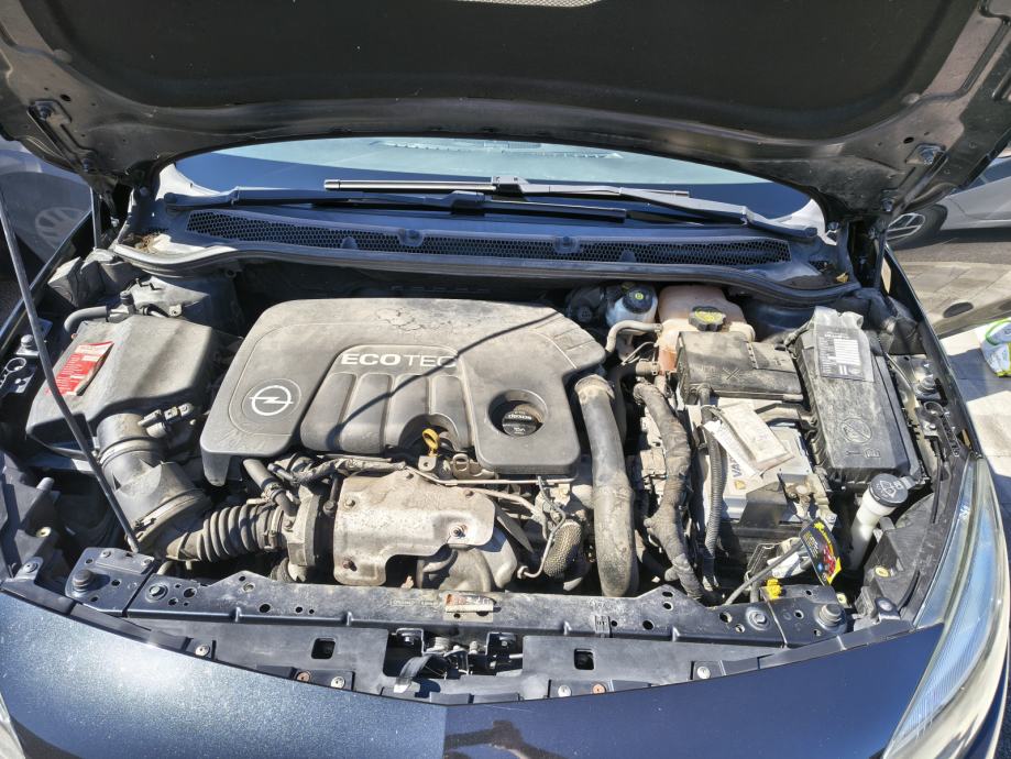Prodajem Opel Astru J Sports Tourer 1.6 CDTI, 81 kW / 110 KS, fotografija 14