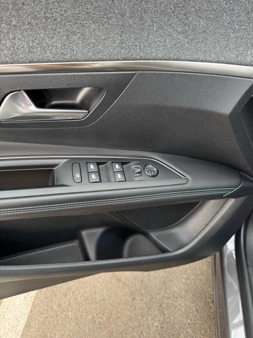 PRODAJEM PEUEGOTA-3008-PLUG-HYBRID-180 eEAT AUTOMATIC 8 BRZINA HR AUTO, fotografija 16