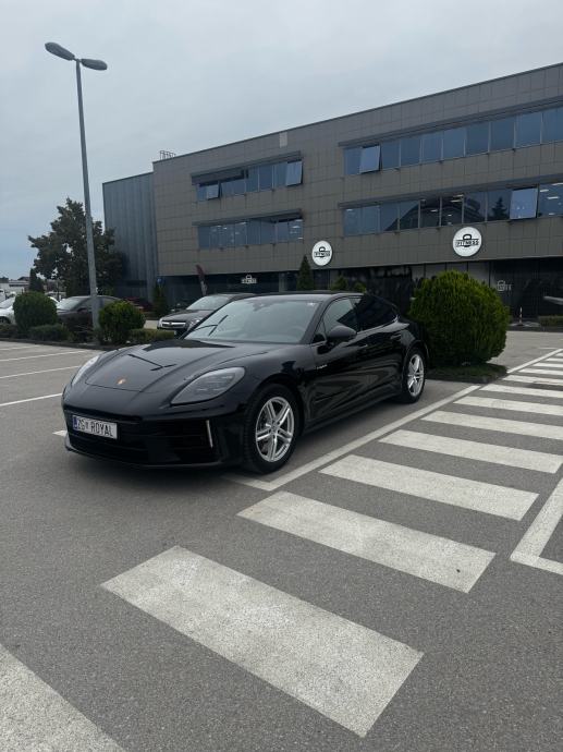 Prodajem Porsche Panameru 2024 god., fotografija 7