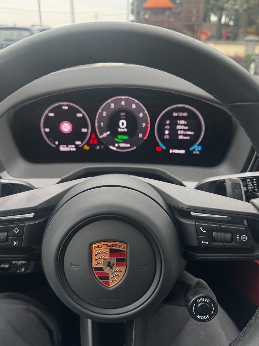 Prodajem Porsche Panameru 2024 god., fotografija 9