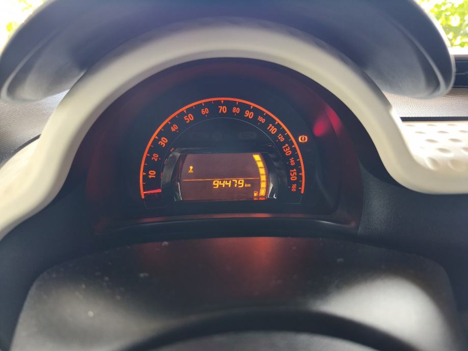 Renault Twingo 1.0/ 94 tkm/tempomat/park senzori/bluetooth/klima /led, fotografija 6