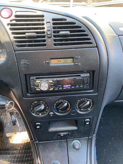 Na prodaju Citroën Xsara 1,4 i siva, fotografija 8