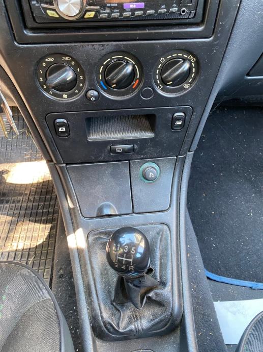 Na prodaju Citroën Xsara 1,4 i siva, fotografija 9