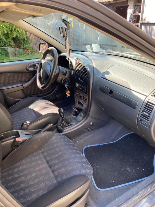 Na prodaju Citroën Xsara 1,4 i siva, fotografija 13